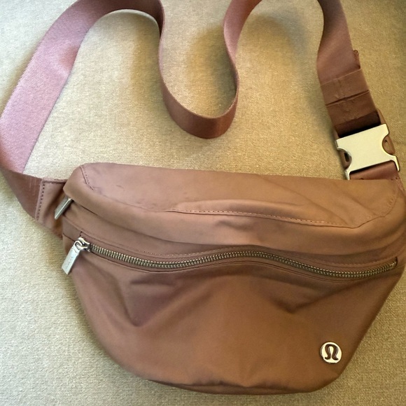 Lululemon Athletica Belt Bag - Picture 1 of 4